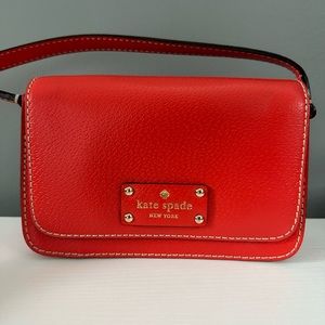 Kate Spade crossbody with magnetic closures
